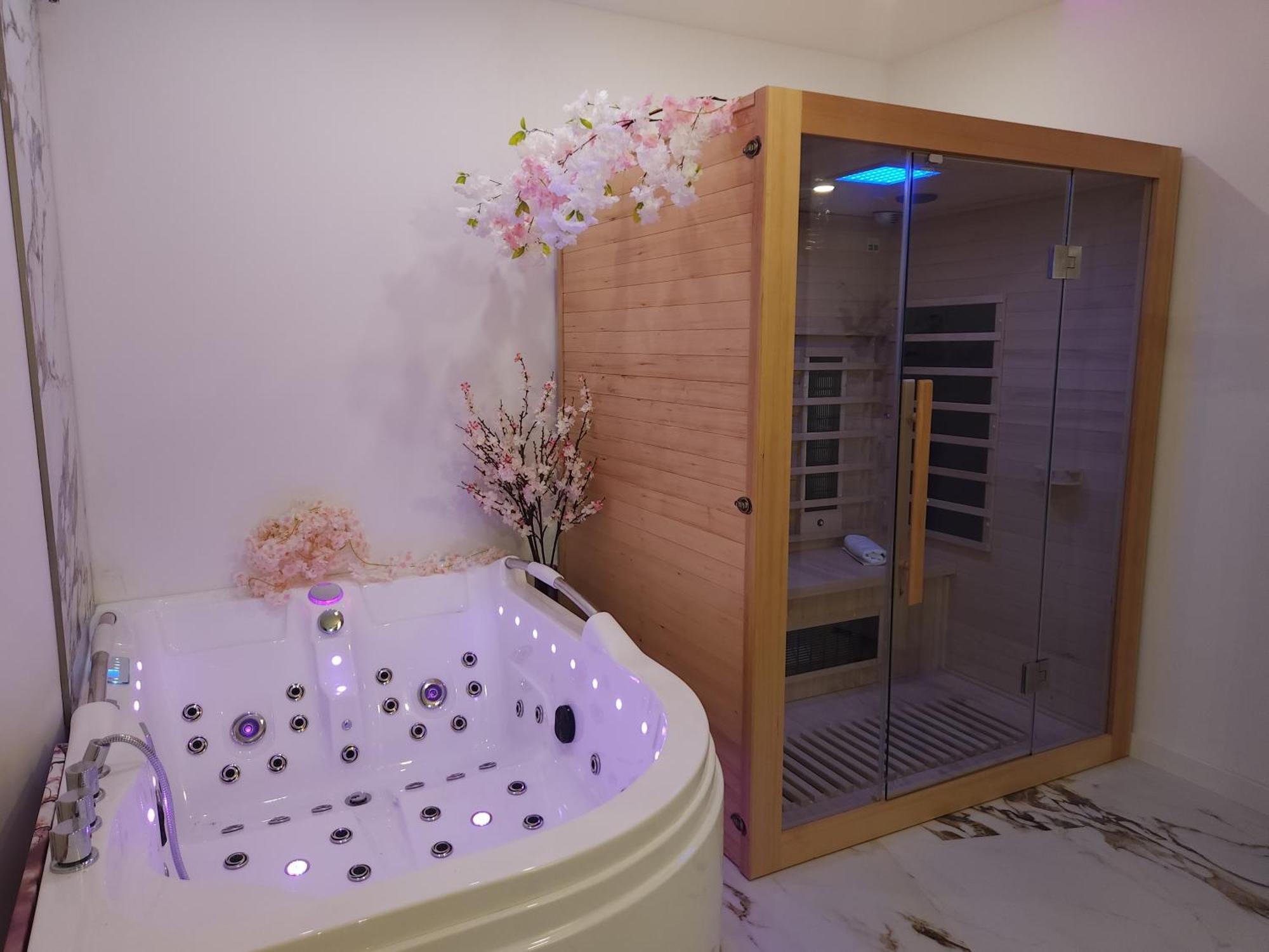 New In Gdansk! Red Room In The Heart Of Gdansk - Bdsm - With A Luxury Jacuzzi And Access To A Sauna Eksteriør bilde